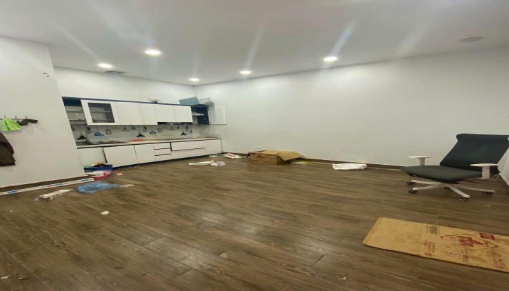 Cho thuê ở nhóm 8 người Nguyễn Trãi, Thanh Xuân 66m2, 3 tầng,  4 ngủ, 17tr vào ngay